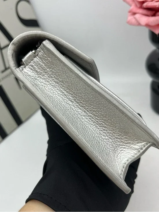 Louis Vuitton | Lockme Collection Silver Chain Bag | Microchip Version - Picture 5 of 11